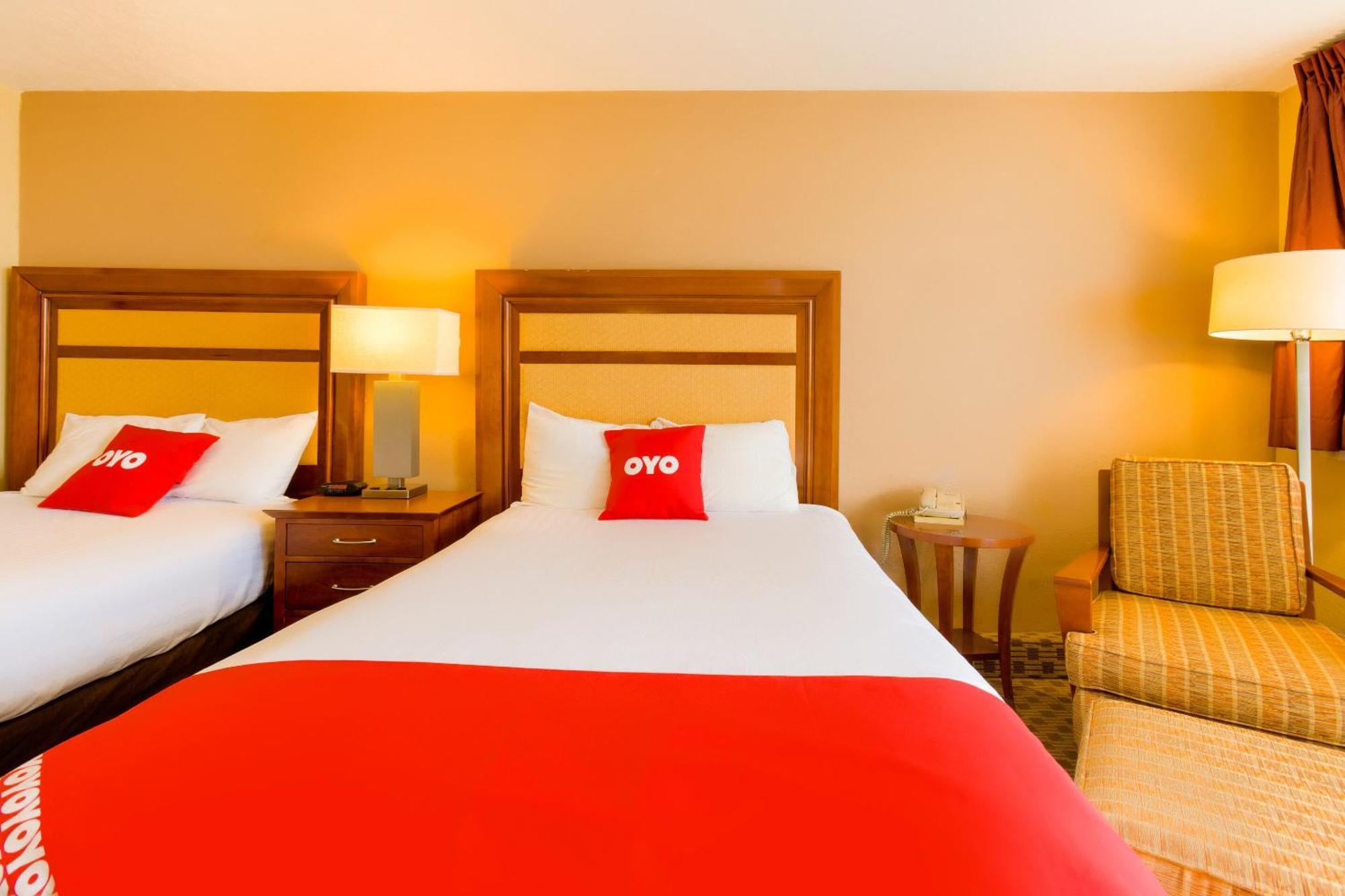 Oyo Hotel Lebanon Mo I-44 Bagian luar foto