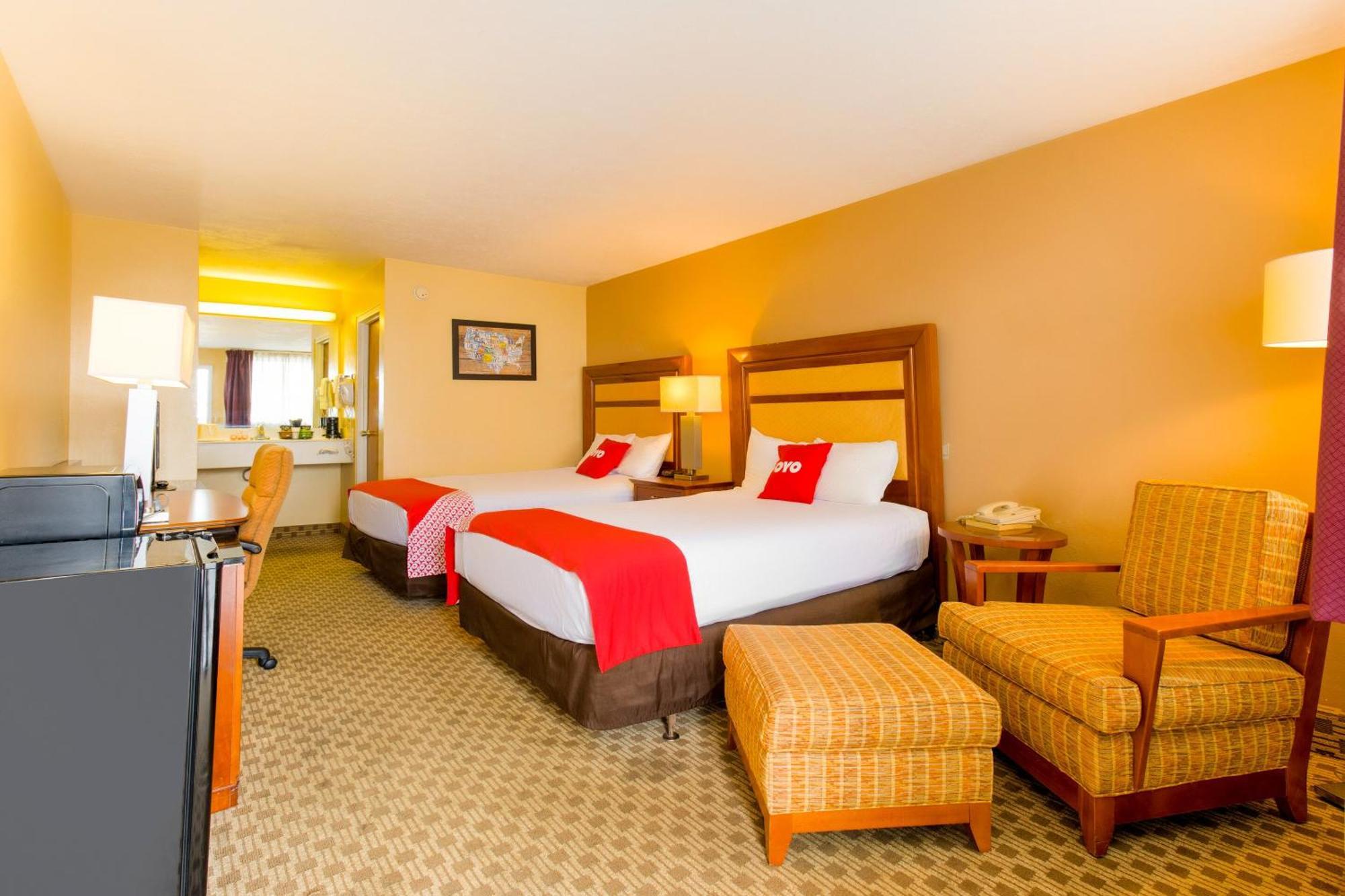 Oyo Hotel Lebanon Mo I-44 Bagian luar foto