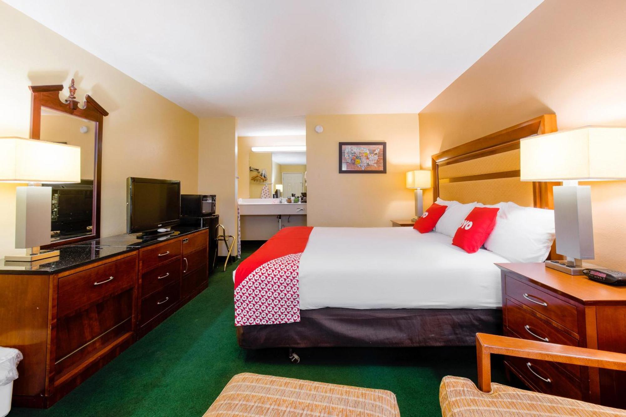 Oyo Hotel Lebanon Mo I-44 Bagian luar foto